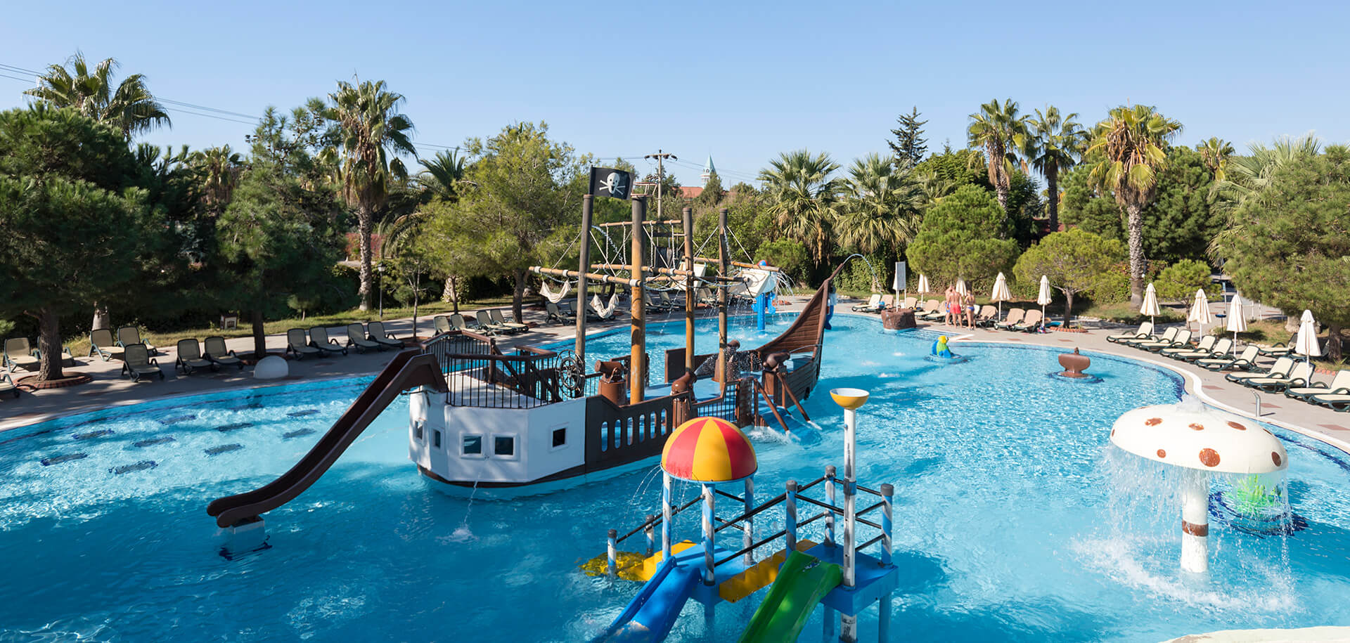 Come and splash around at our fun and an adrenaline-packed huge aquapark, which is one of Turkey's largest waterparks.